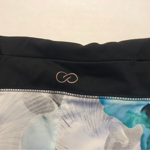 CALIA Anywhere Petal Hem Running Printed Shorts Size XL - Picture 8 of 10